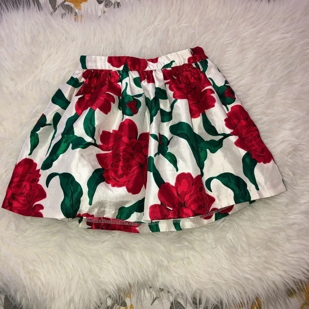 GYMBOREE White Red Flowers Print Party Skirt Sz 4